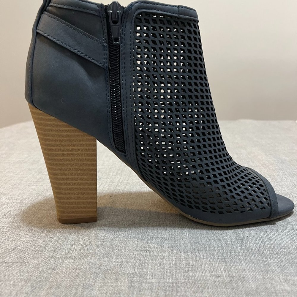 Blue Guess ankle booties size 7.5